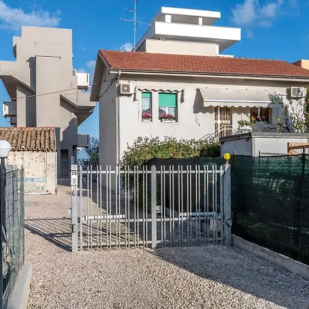 Se034 - Senigallia, Graziosa Mansarda Con Vista Mare 西尼加利亚